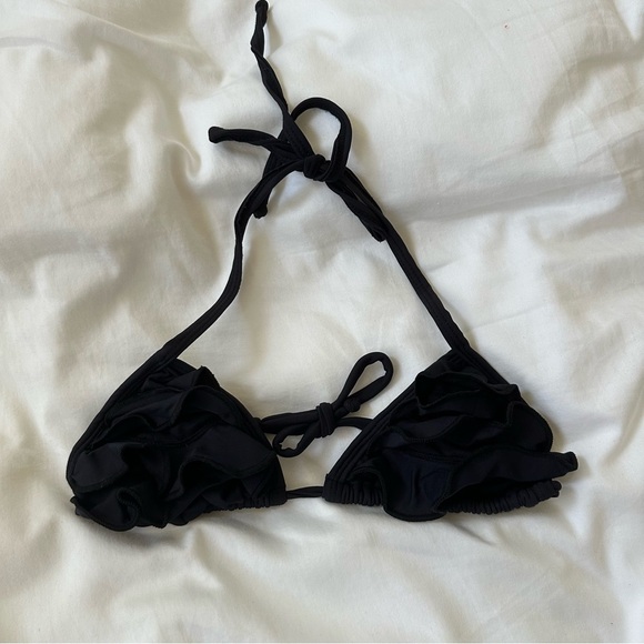 San Lorenzo Ruffle Triangle Top - Picture 2 of 3